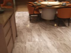 -老牌坊云南鱼豆花火锅(爱建店)