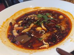 -川流不息·地道川菜·小龙虾(松东路店)