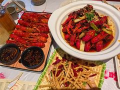 -肥肥虾庄·金牌油焖大虾(汉街SKP店)