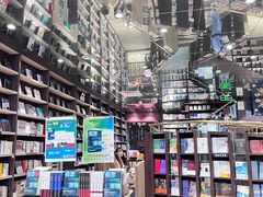 -钟书阁(群光广场店)
