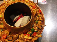 炭火牛蛙锅-龙巢盱眙龙虾·牛蛙·烧烤宵夜(八卦岭店)