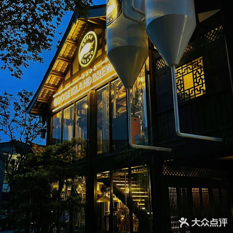 开到成都的鹅岛，精酿餐酒吧天花板！