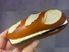 现熬蓝莓芝士碱水棒-PAOPAO Bakery&Café(港汇店)