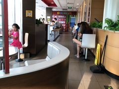 -麦当劳(展览路店)