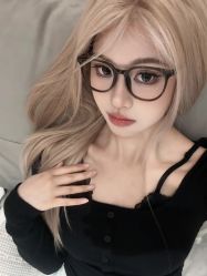 -丝语萱形象