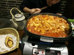 -东口码头·烧鸽子·鱼头泡饼·地方菜(金鹰悦城店)
