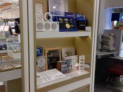 -美式眼镜·授权蔡司.依视路.尼康.豪雅.明月(人民广场店)