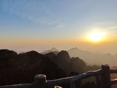 -黄山光明顶山庄