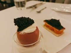 有机蛋黄吐司鱼子酱和香草-Jean Georges