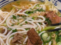 -鑫花溪牛肉米粉(东环大润发店)