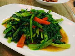 豆豉鲮鱼油麦菜-永記粤菜·五指毛桃花雕鸡煲(九亭店)