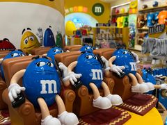 -m豆巧克力世界(上海世茂广场店)