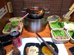 -独食火锅·半米屋台(直营总店)