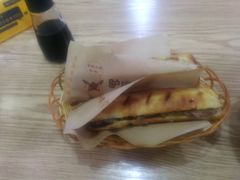 -葫芦岛耿记驴肉火烧