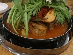 土豆排骨火锅-喇喇排骨火锅·传统韩式脊骨汤(望京西园总店)