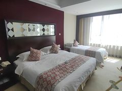 -海亮广场大酒店(万象城中山路地铁站店)