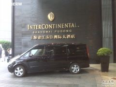大门前-上海锦江汤臣洲际大酒店