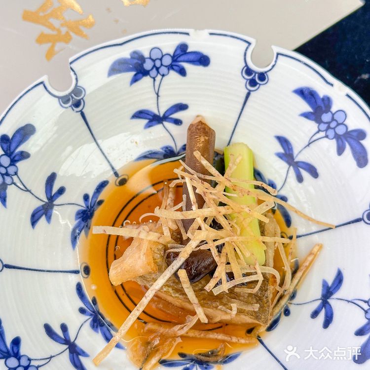 不敢信是深圳的物价...人均100+...