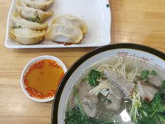 鲜肉锅贴-小姜锅贴(凤凰街店)