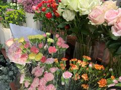 -何兮花店·气球派对鲜花店(马桥银春路万科城店)