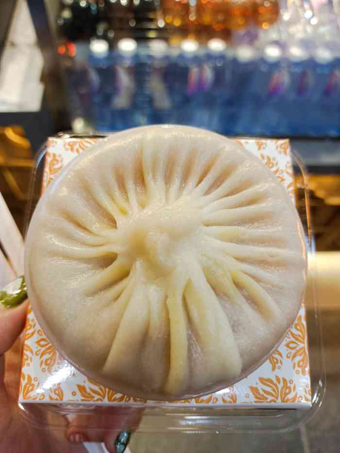 阿文汤包蟹黄汤包-"带朋友逛城隍庙,因为疫情原因人还是不多.