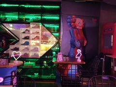 -UP嘻哈酒吧(粉巢店)