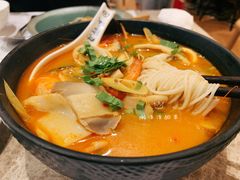 酸辣冬阴功海鲜汤檬粉-美奈小馆·越南料理(福田星河COCO Park店)