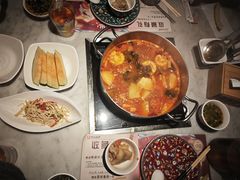 -尚尚仙·酸汤猪手·猪肚鸡火锅(华联万柳购物中心店)