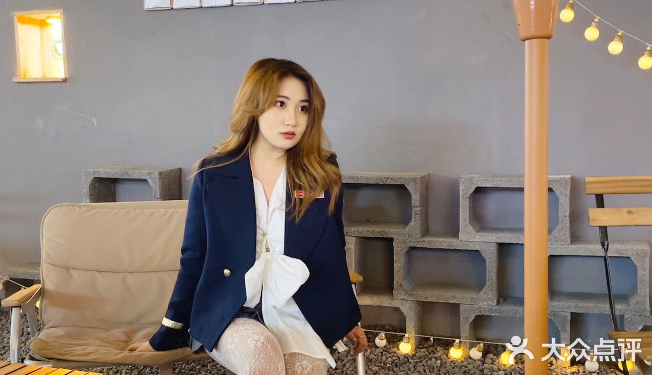 来新都汇逛逛 看到这个氛围感极佳的咖啡店