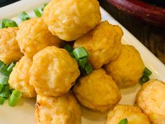 章丘大葱丸子-海派美食•海鲜青岛菜•活海肠捞饭(台东店)