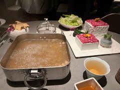 -左庭右院鲜牛肉火锅黑金店(陆家嘴中心店)