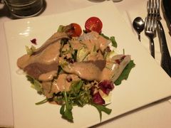 咸牛肉蔬菜沙拉-斗牛士牛排(南京东路店)