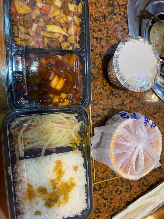 乡村基(渝北欢乐颂店)-"乡村基,重庆本土的快餐品牌.就像重庆火锅.