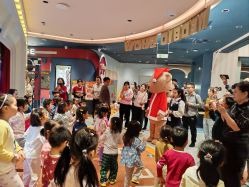 -奈尔宝家庭中心·亲子餐厅(北京东坝万达店)