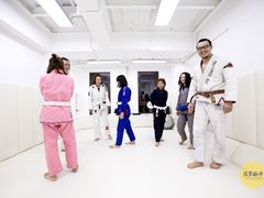 场馆-菠萝格斗巴西柔术训练馆