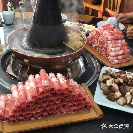 鸿源庆涮羊肉(陵阳里店)
