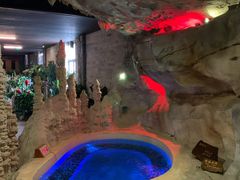 -泉城欧乐堡戏水湾艺术养生温泉