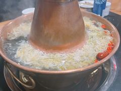 -果松木炭酸菜铜火锅·外婆参鸡汤