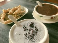 沙姜鸡脚-黄师奶甜品店