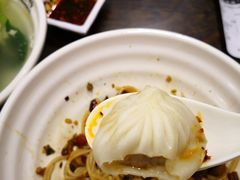 -新龍袍蟹黄汤包(南京东路店)