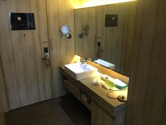 -西安大雁塔科技大学地铁站亚朵酒店