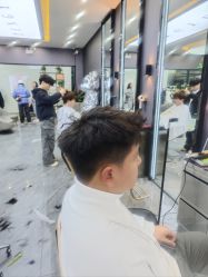 -藤野造型烫染·漂发