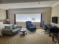 -深圳富苑皇冠假日套房酒店