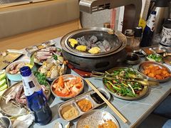 -围炉肉舍丹东海鲜烤肉·烤活鳗(步行街店)