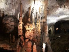 -波斯托伊纳溶洞