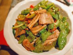 青椒炒肉-酒肆浅葱•烧烤•龙虾•排档(卓悦intown店)