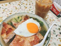 鸡翼肉眼颈煎蛋冬阴功米线-华嫂冰室(尖沙咀店)