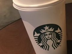 -星巴克臻选(盐城金鹰聚龙湖店)