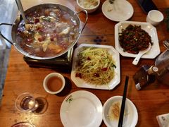-临江餐馆二楼美食部落