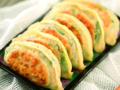 韭菜盒子-白天鹅家宴·东北菜